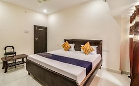 Spot On 62429 Hotel Ashoka